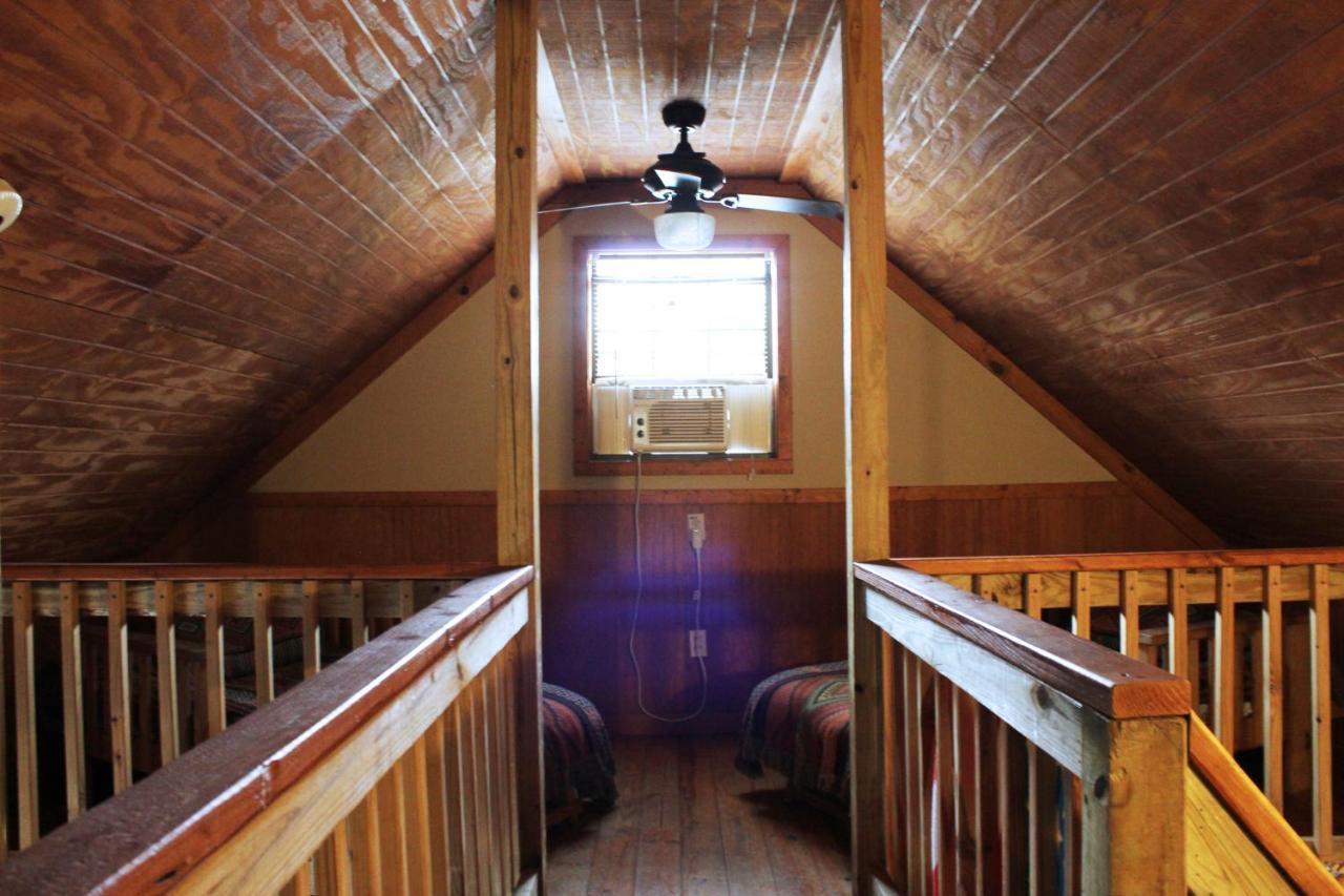 Isabel Berry Creek Cabins B&B 외부 사진