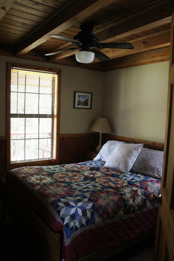Isabel Berry Creek Cabins B&B 외부 사진